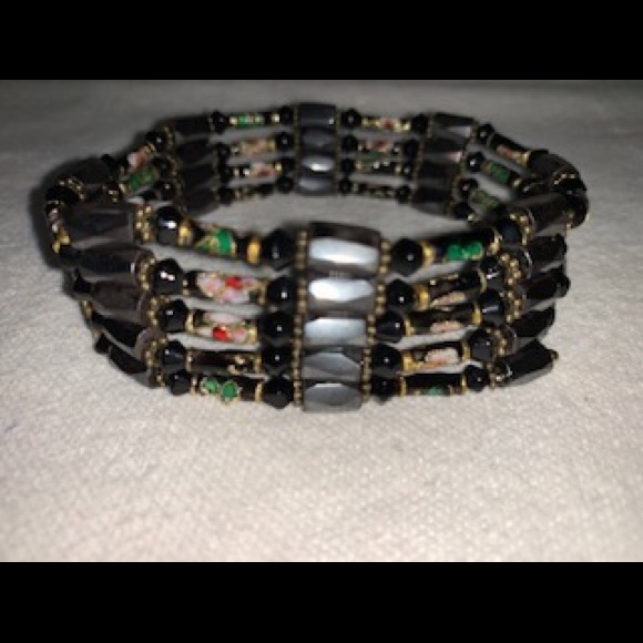 Accessory Assortment - Picture 4 of 6